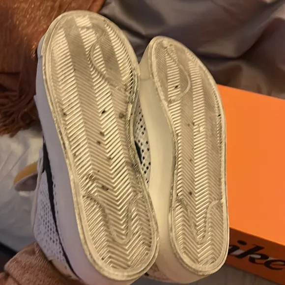 5.5 Nike Blazers Mid ‘77