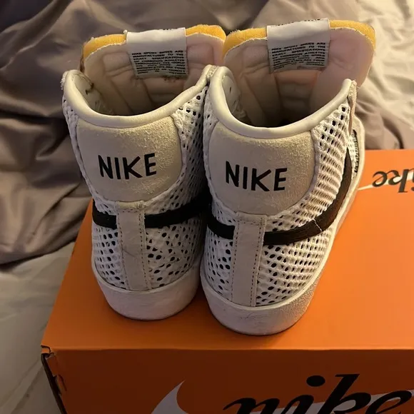 5.5 Nike Blazers Mid ‘77