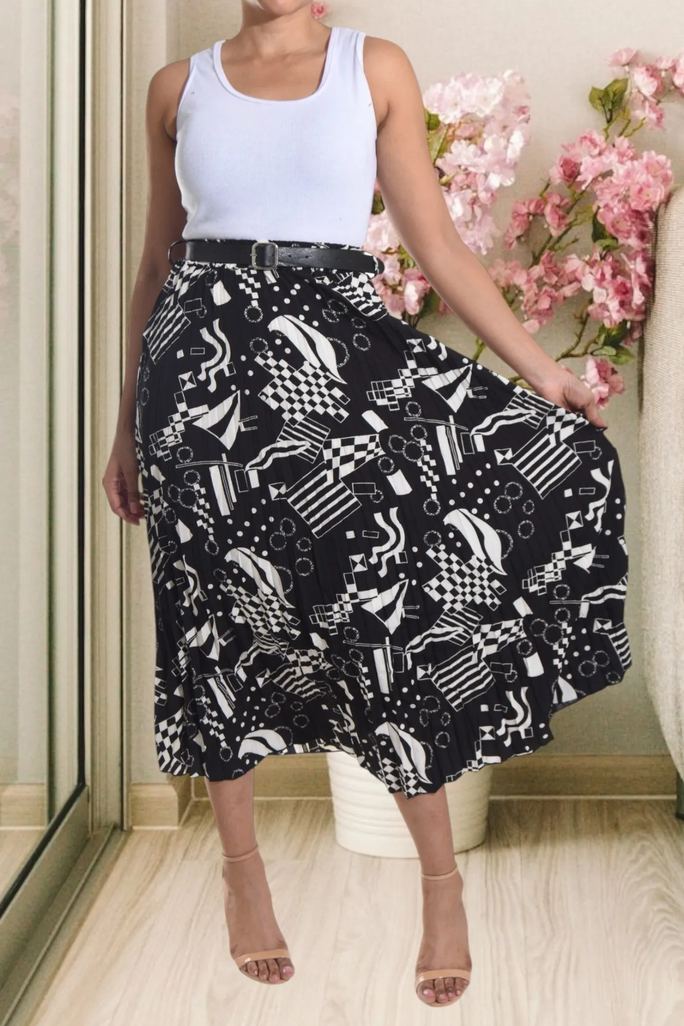Black /Cream Pleated Belt Skirt