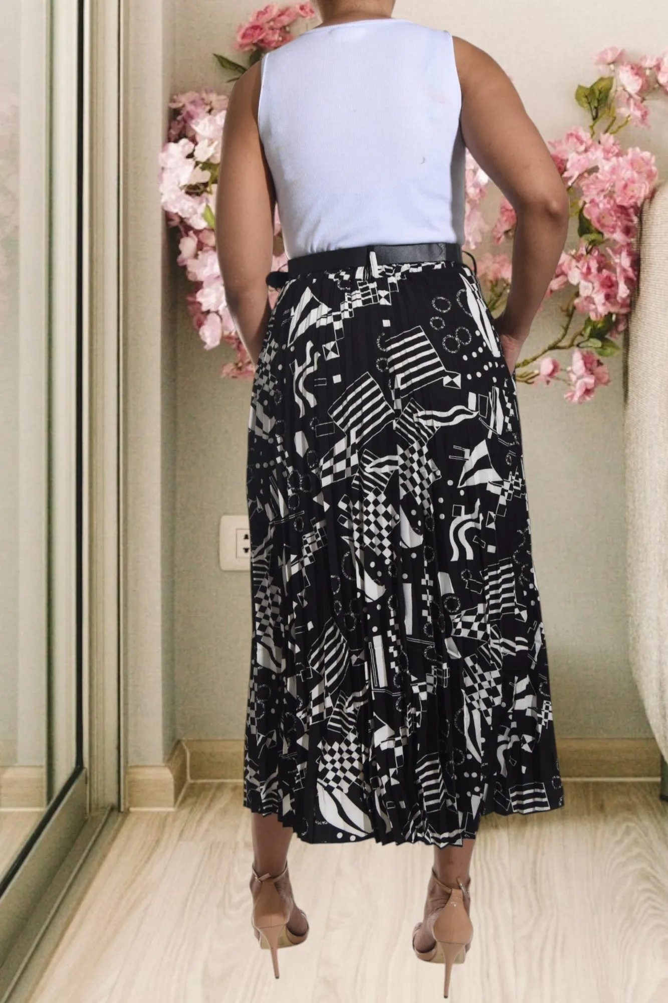 Black /Cream Pleated Belt Skirt