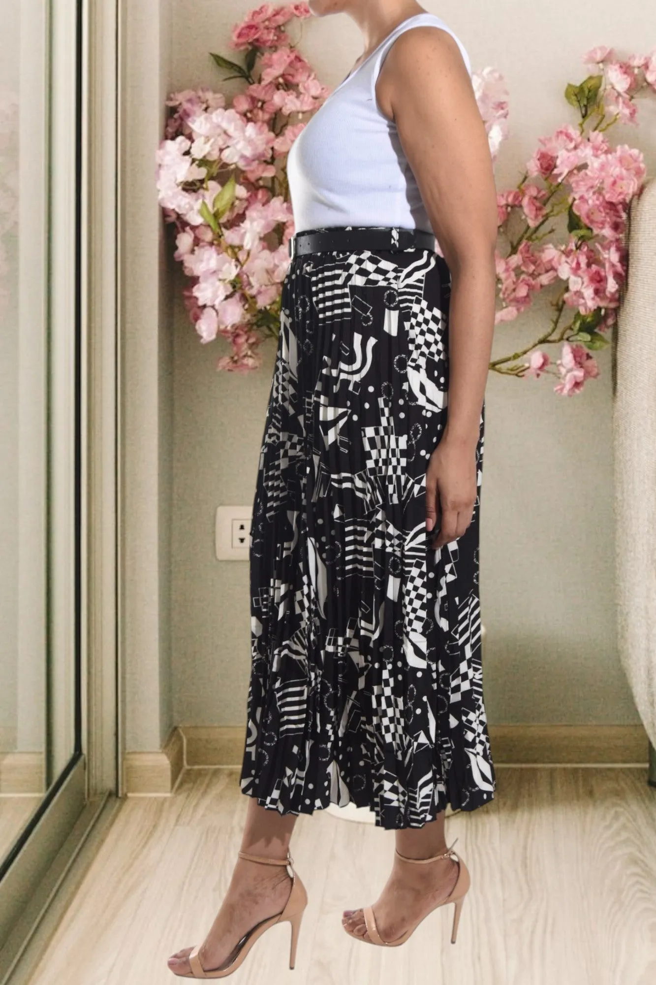 Black /Cream Pleated Belt Skirt