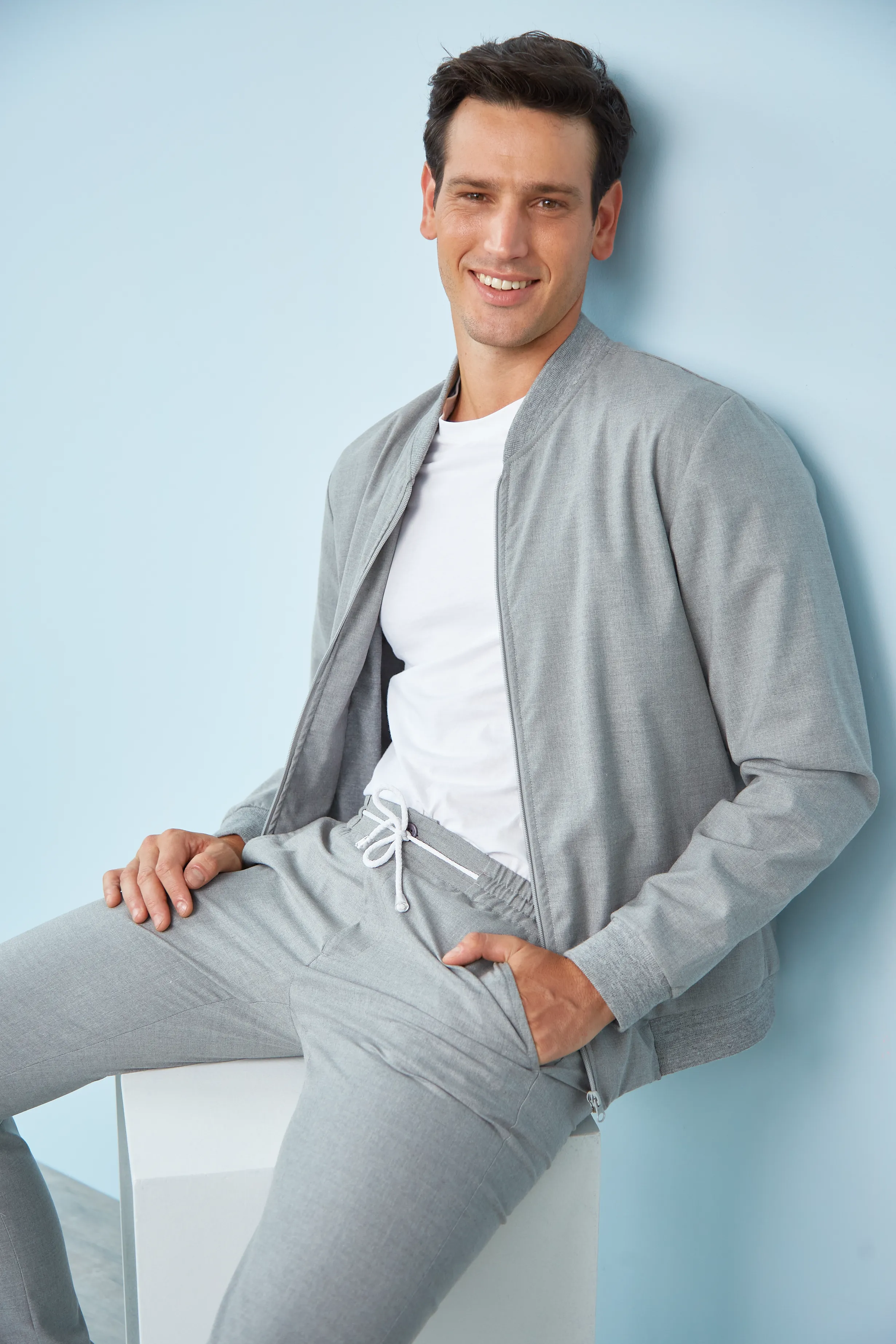 Chaqueta bomber gris clara