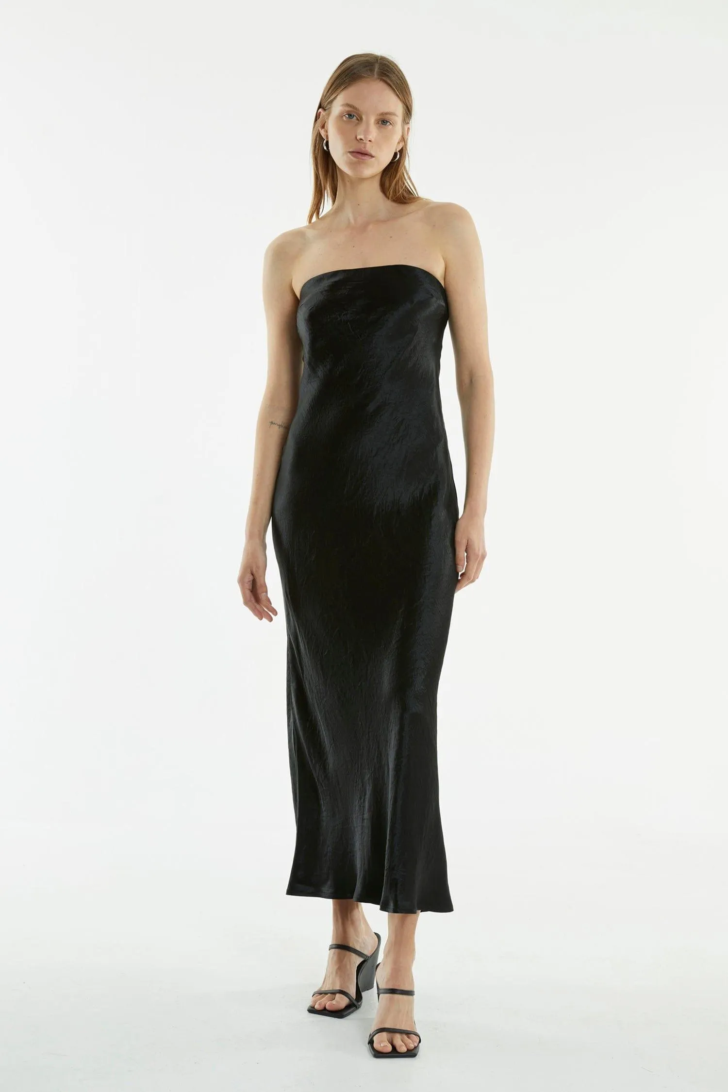 CRUSH BIAS STRAPLESS DRESS | BLACK