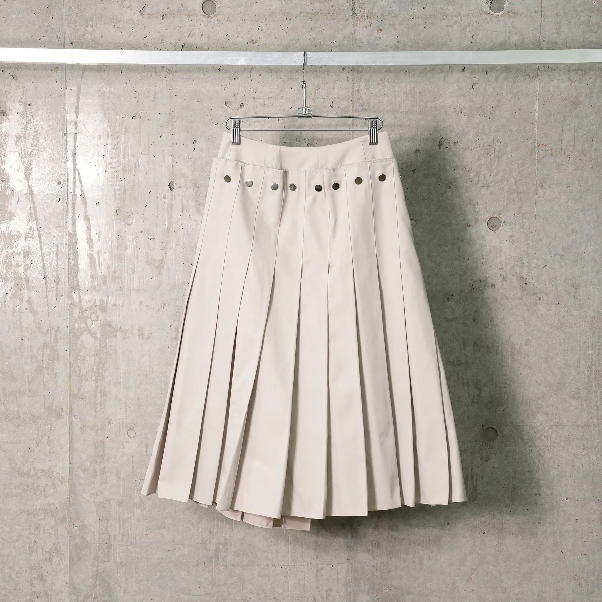 DOUBLE LAYER PLEATED SKIRT / OAT BEIGE