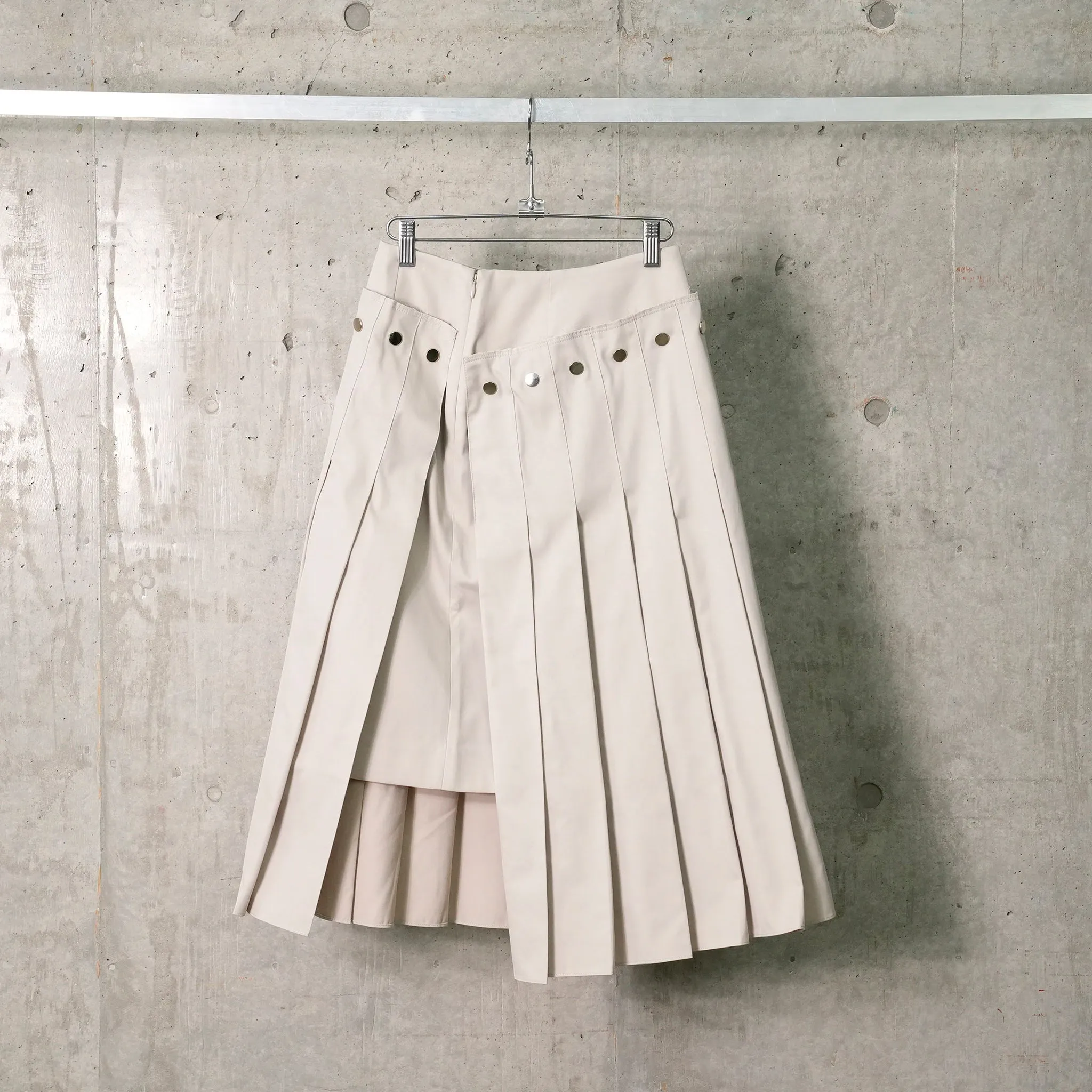 DOUBLE LAYER PLEATED SKIRT / OAT BEIGE