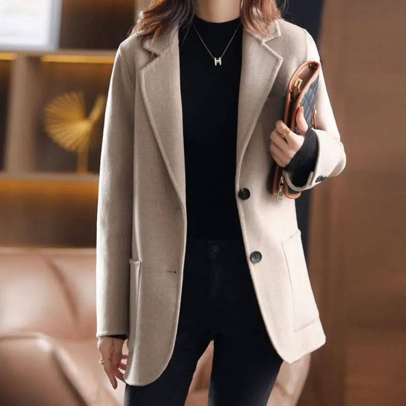 Elegant tweed blazer - warm, stylish and durable for women