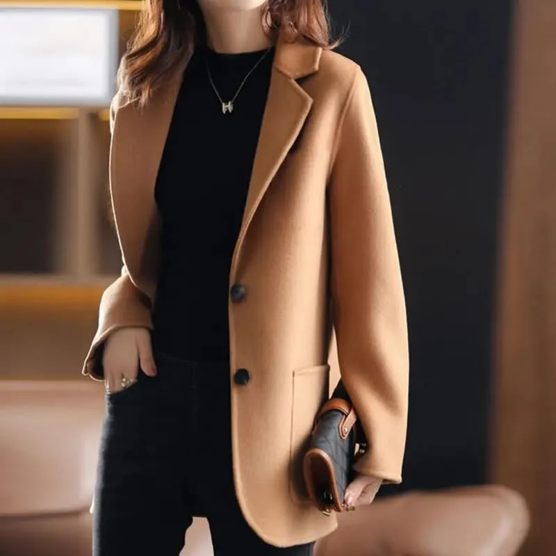 Elegant tweed blazer - warm, stylish and durable for women