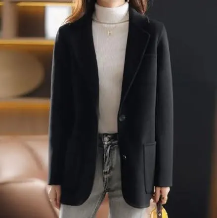 Elegant tweed blazer - warm, stylish and durable for women