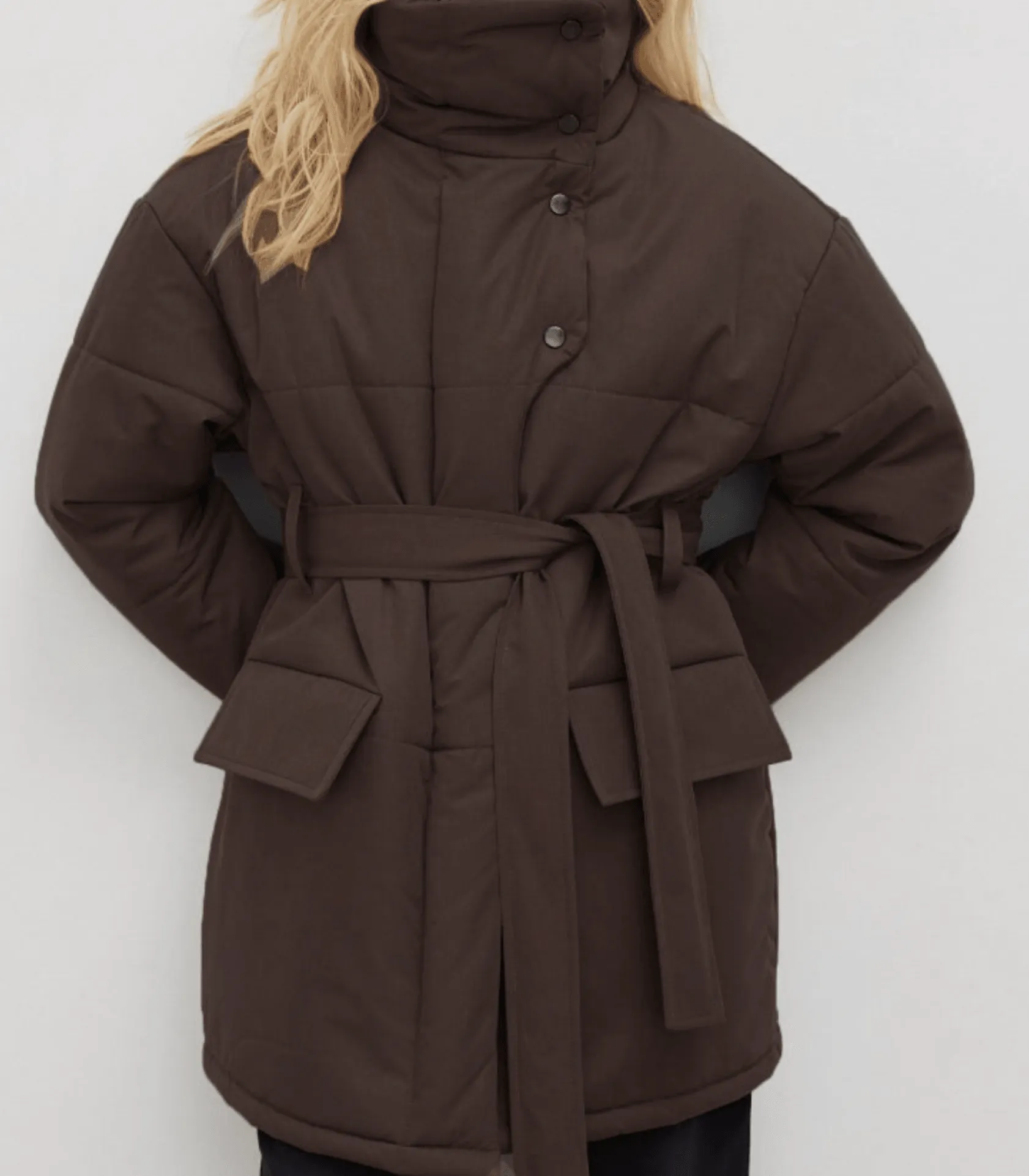 Elegante Vintage-Steppjacke mit Gürtel von WOLFFMODE