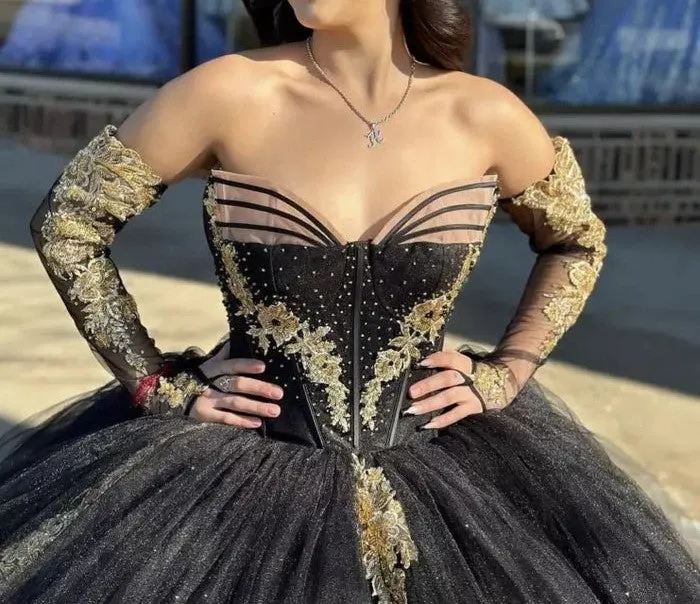 Long Sleeves Strapless Black Quinceanera Dresses with Appliques