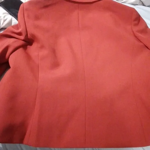 NWT Le Suit Orange two-piece suit