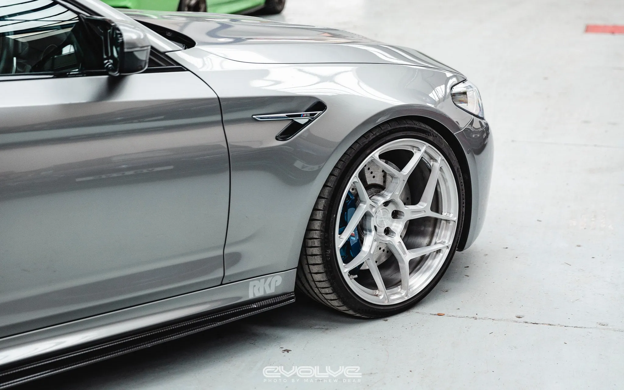 RKP F90 M5 Carbon Side Skirt Set