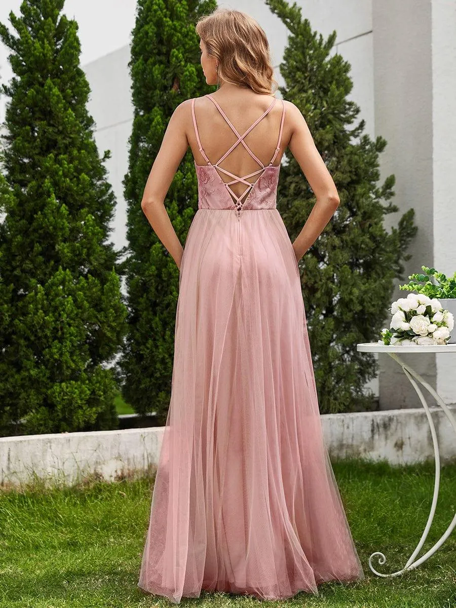 Robe de demoiselle d'honneur sans manches en tulle pailleté avec bretelles croisées dans le dos