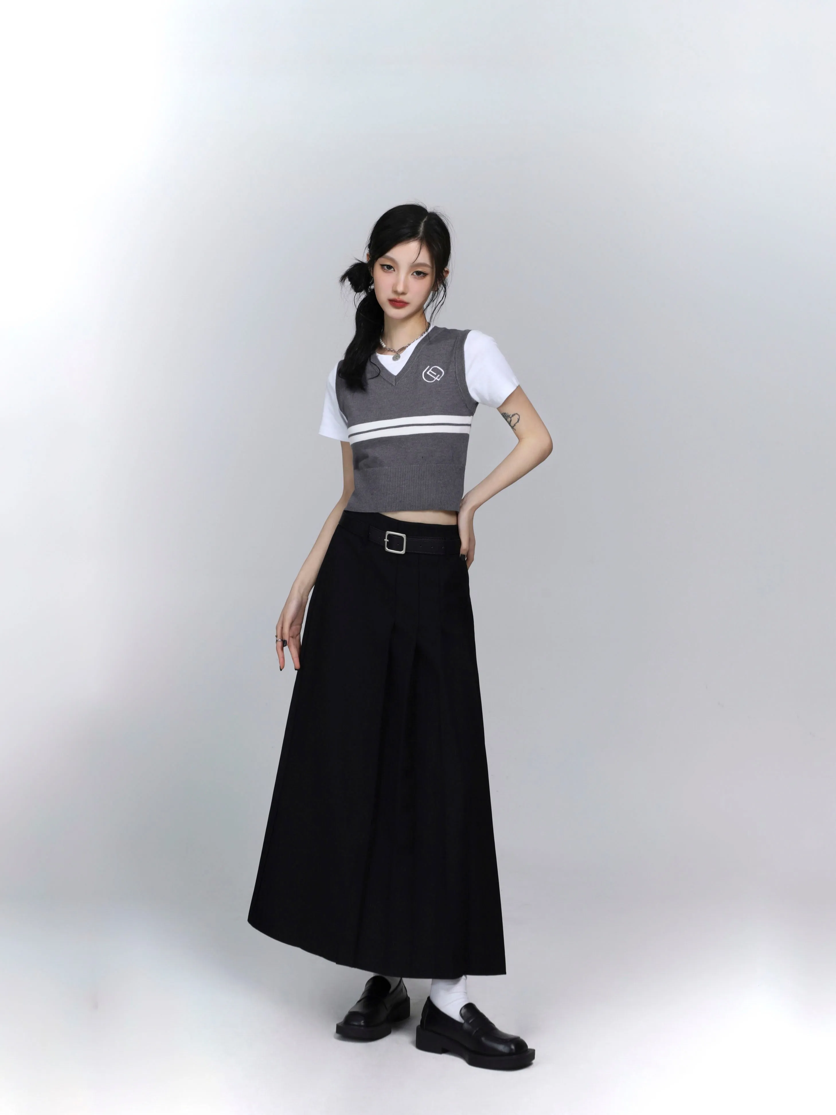 SA-line medium length pleated skirt