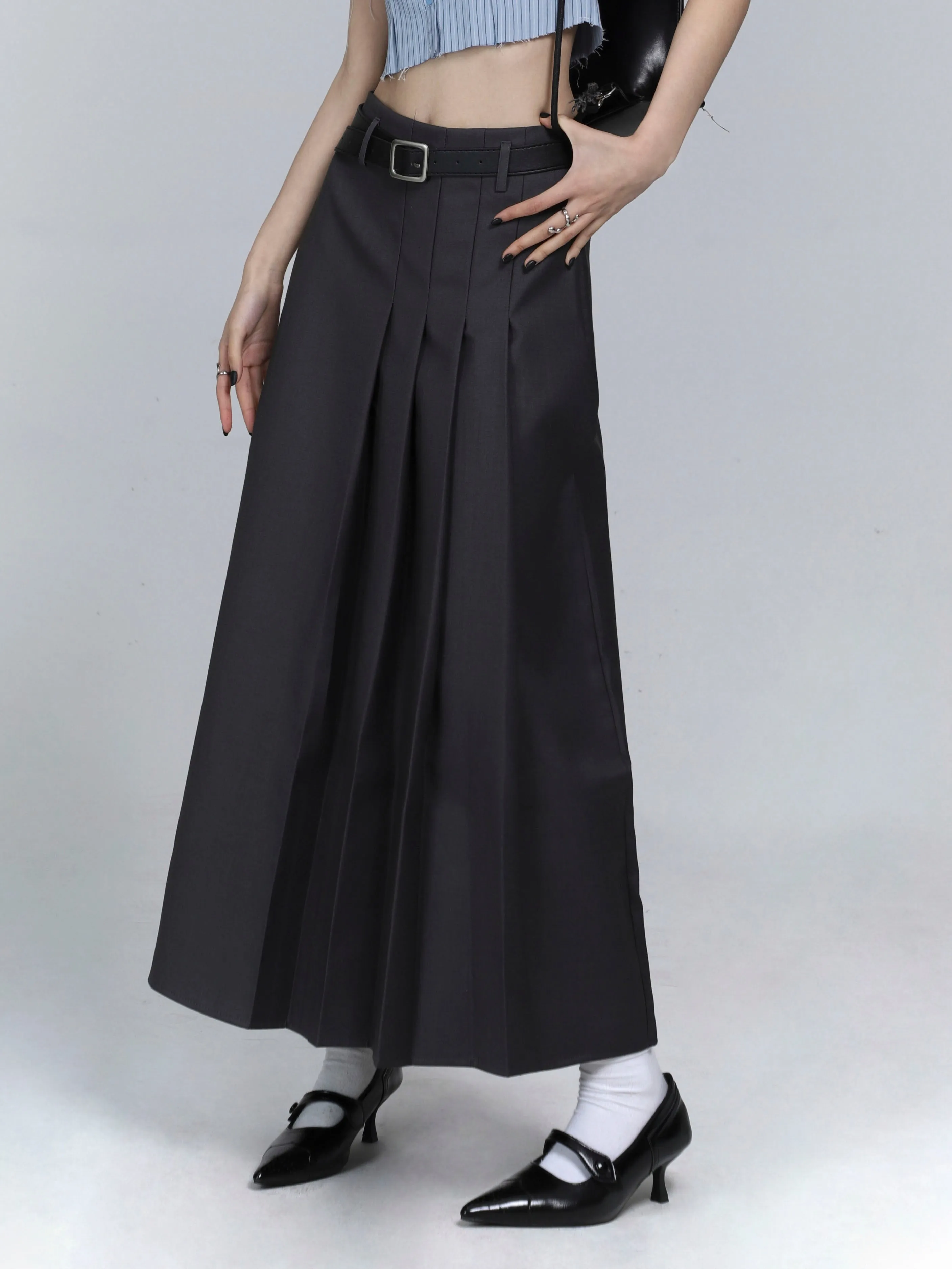 SA-line medium length pleated skirt