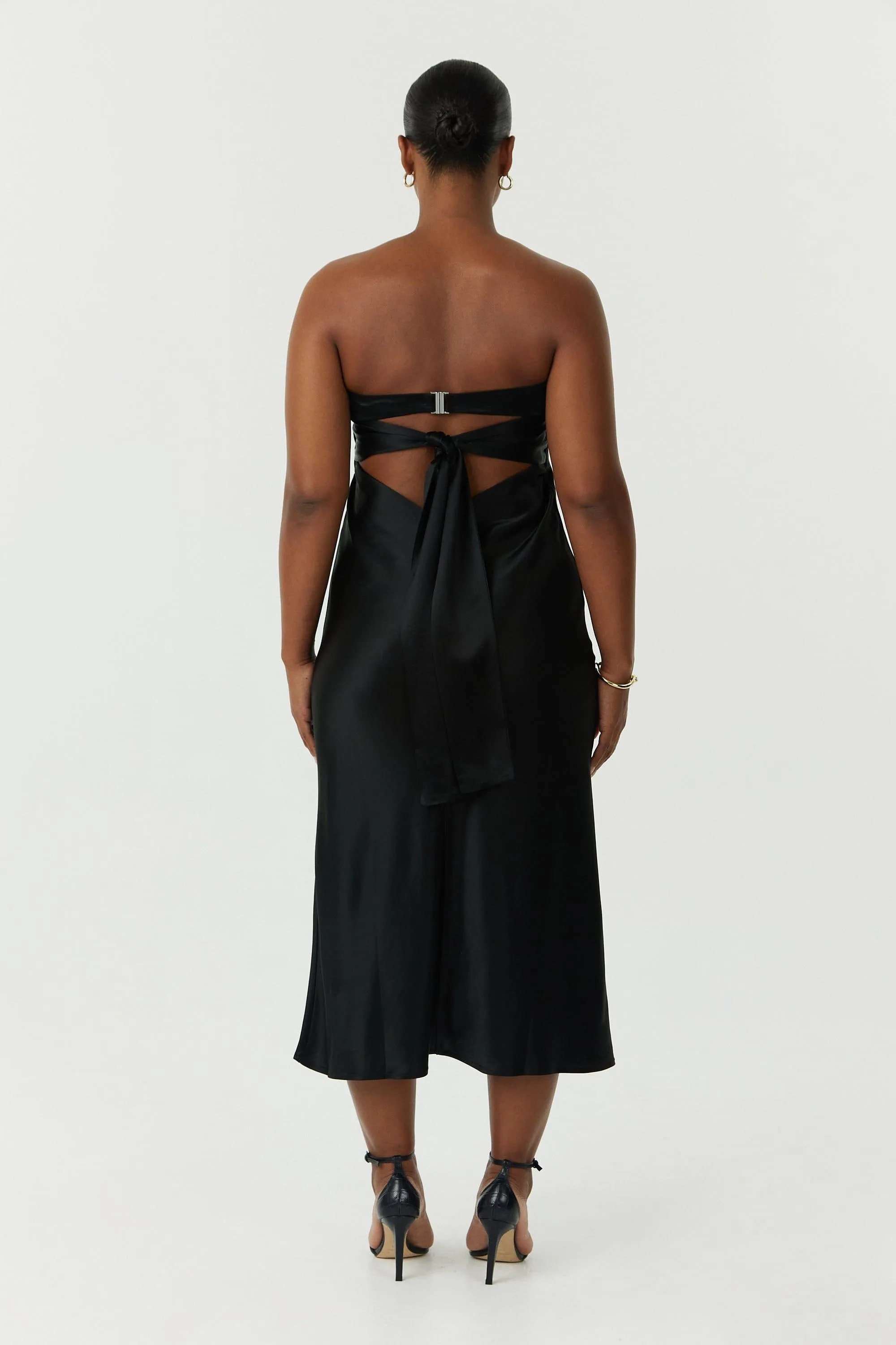 SATIN TIE BACK STRAPLESS MIDI | BLACK
