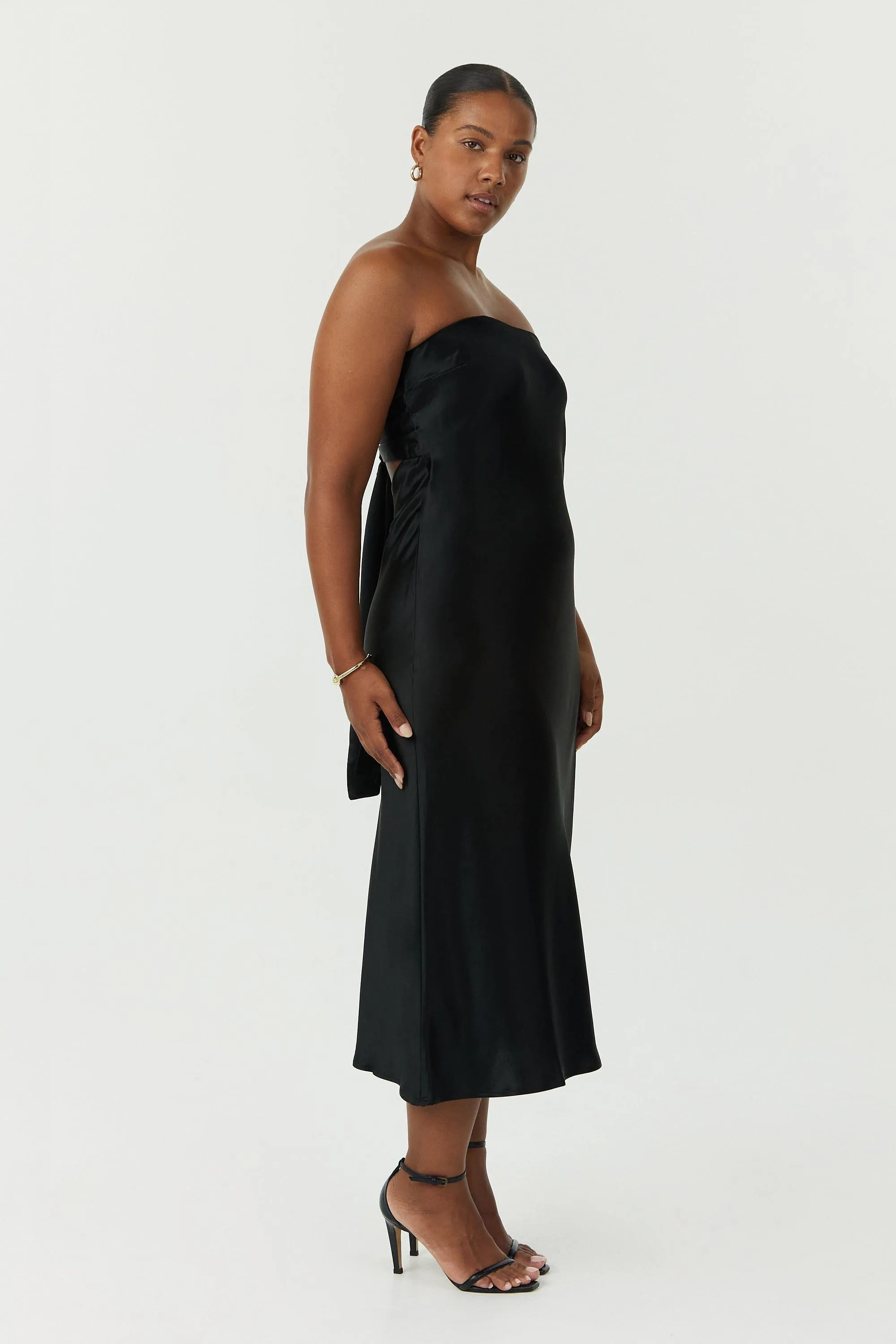 SATIN TIE BACK STRAPLESS MIDI | BLACK