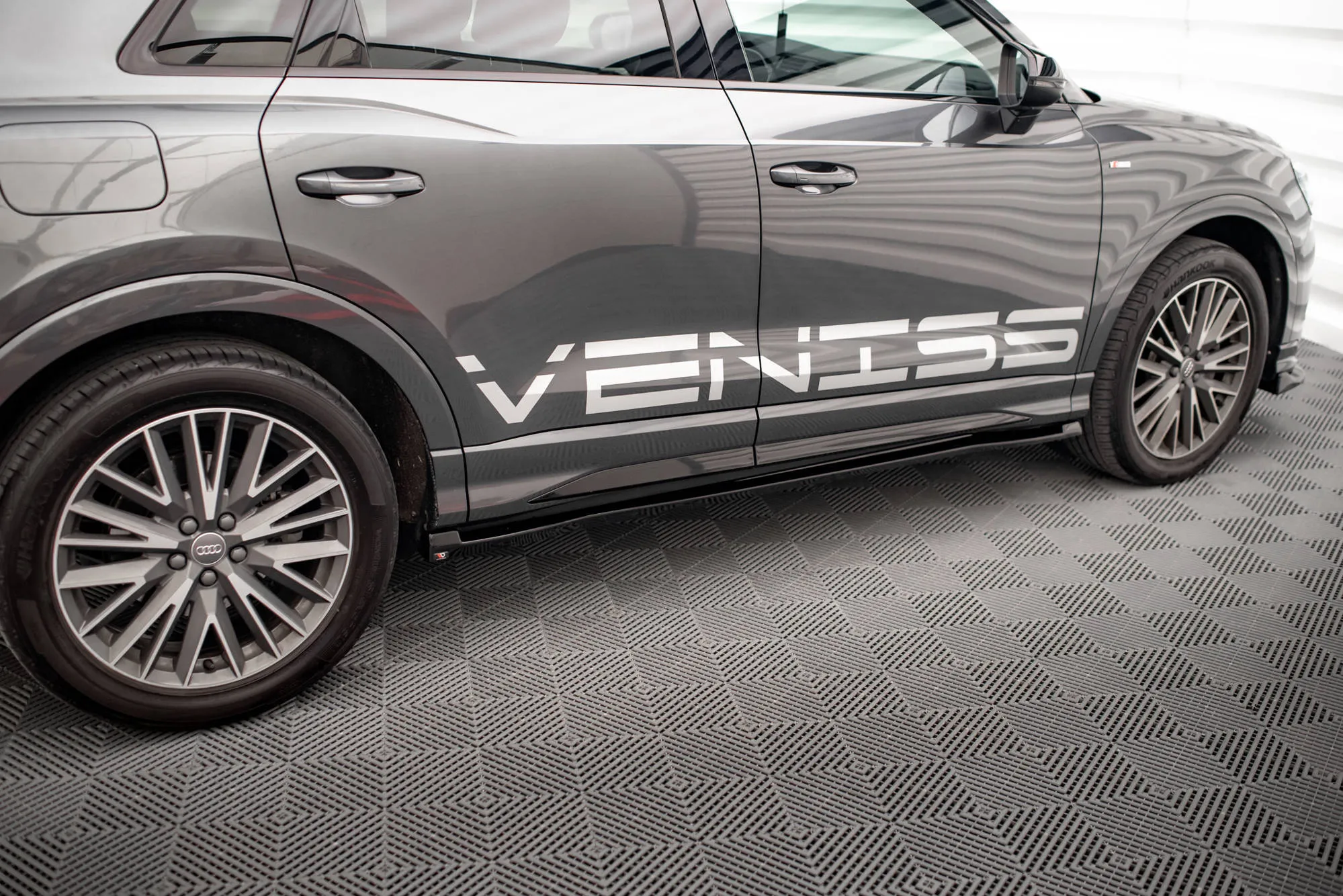 Side Skirts Diffusers V.1 Audi Q3 S-Line / RSQ3 F3