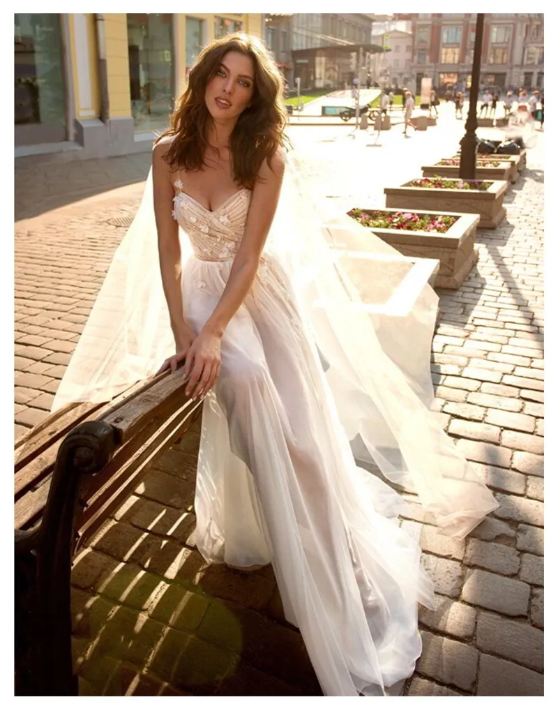 Sweetheart Spaghetti Straps Bride Dress Sexy Simple Beach Wedding Dress  Elegant 3D Flowers Beach Bridal Gown