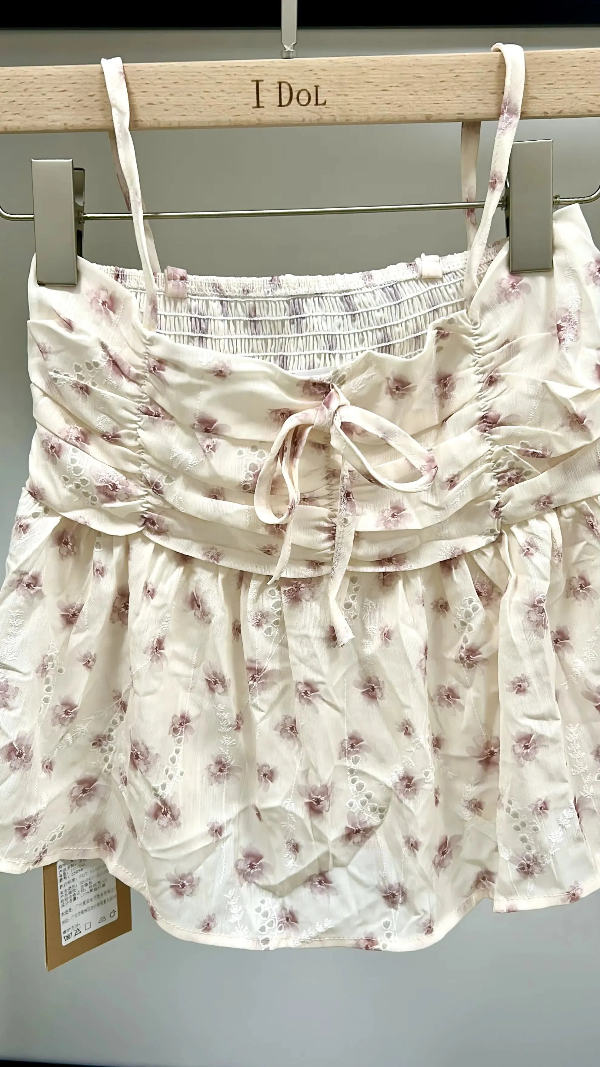 Top Pink frenum Pleated