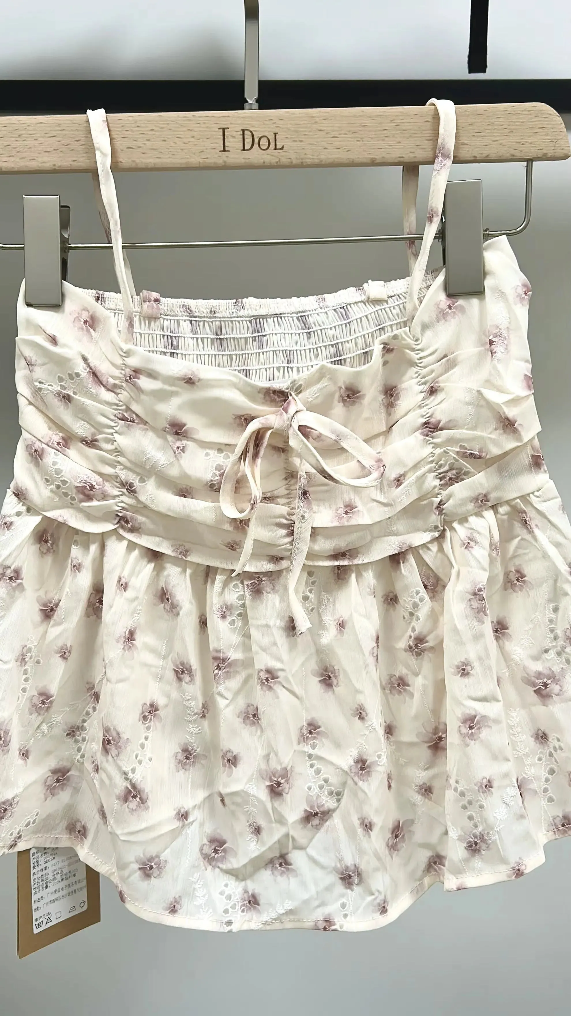 Top Pink frenum Pleated