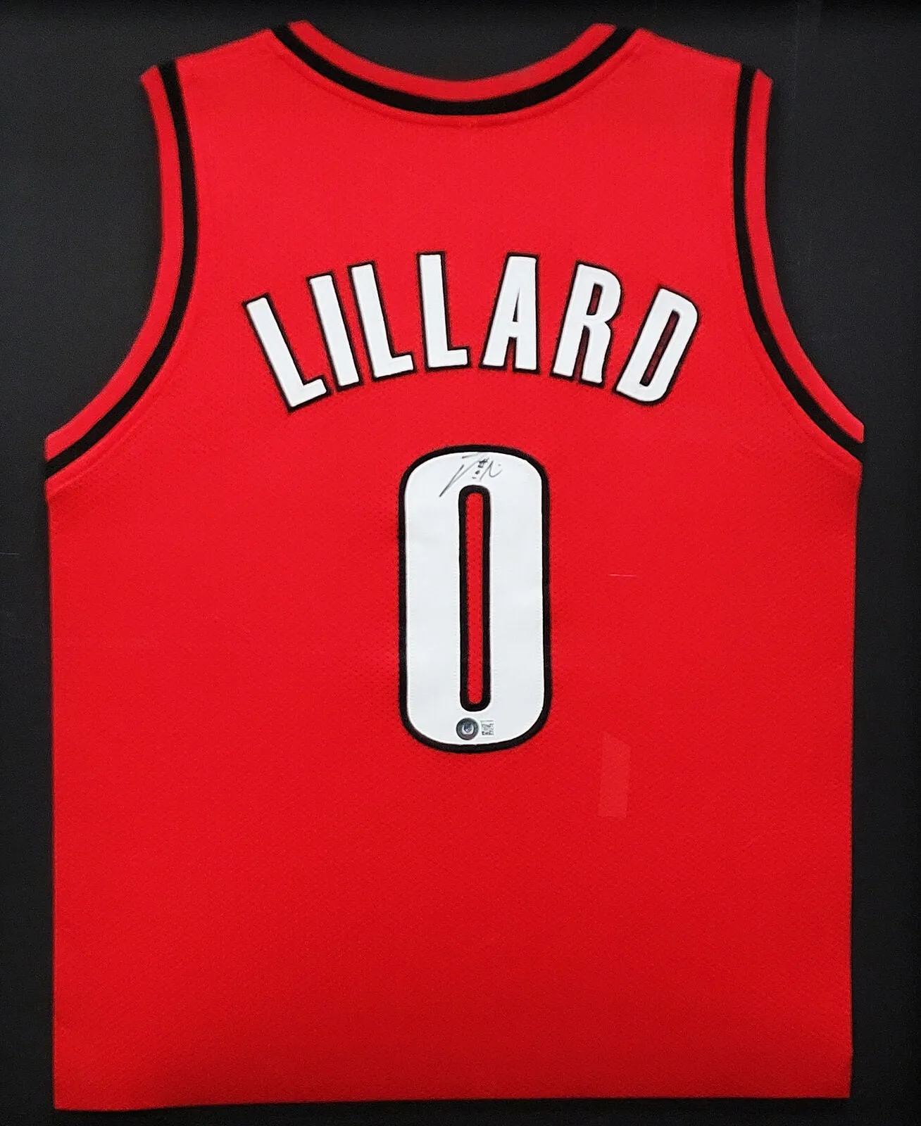 TRAIL BLAZERS DAMIAN LILLARD AUTOGRAPHED SIGNED FRAMED RED JERSEY BECKETT 202401