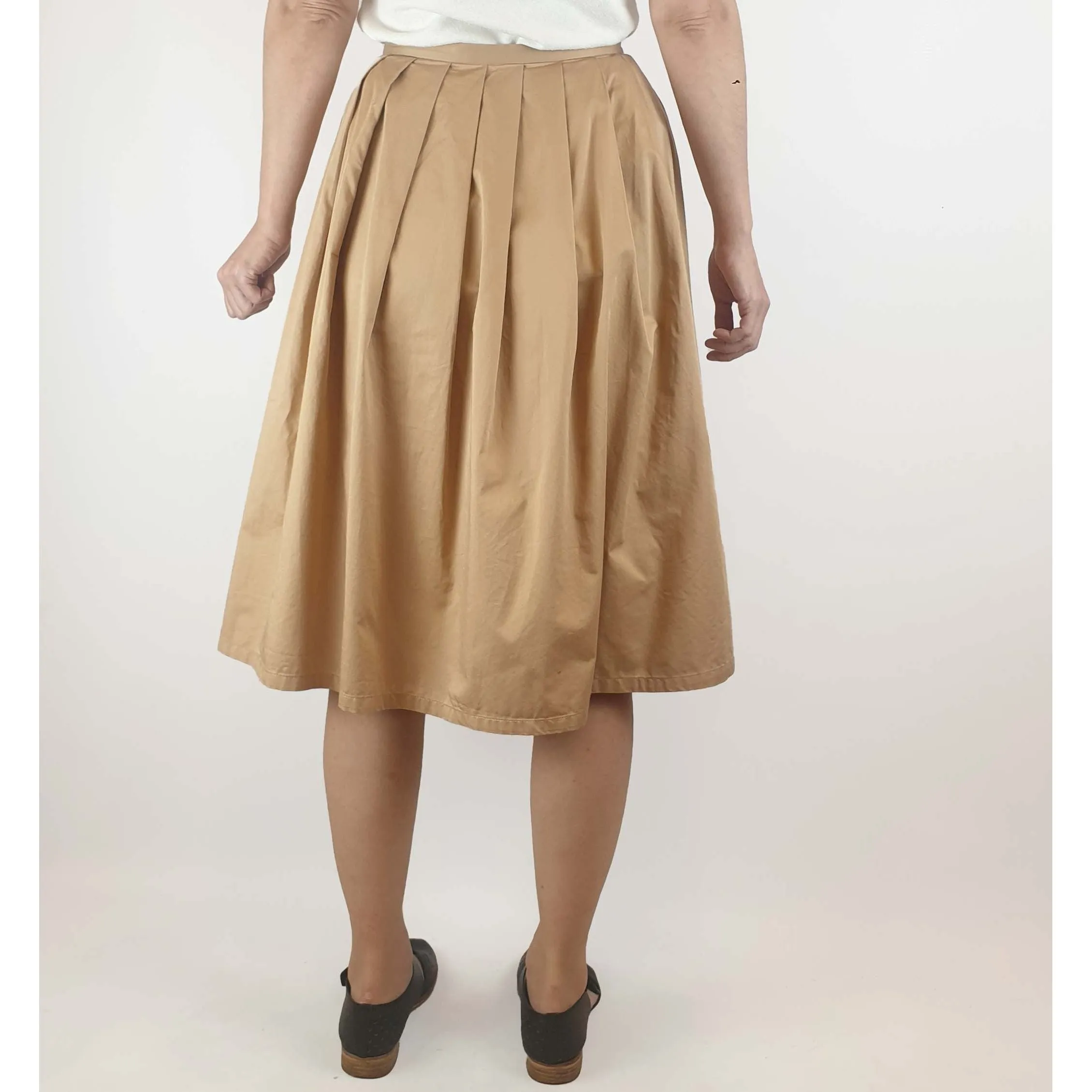 Wayne Cooper preloved beige 100% cotton high waisted pleated skirt size 1 (best fits size 8)
