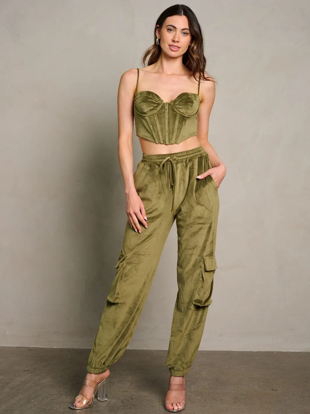 WOMEN'S SLEEVELESS CROP TOP & ELASTIC WAIST PANTS CARGO 2PC. SET