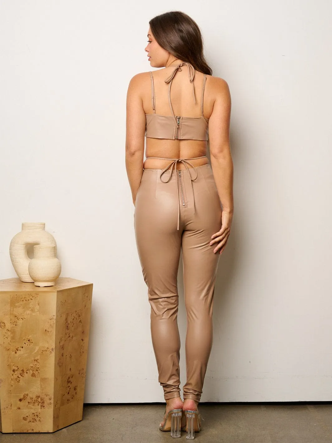 WOMEN'S SLEEVELESS CROP TOP & SKINNY PANTS PU PLEATHER 2PC SET